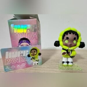 RARE POP MART SKULLPANDA HypePanda Series “HipHop Singer” Figure